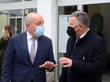 VLADA NA OBISKU V CERKNICI 16 FOTO LJUBO VUKELIČ